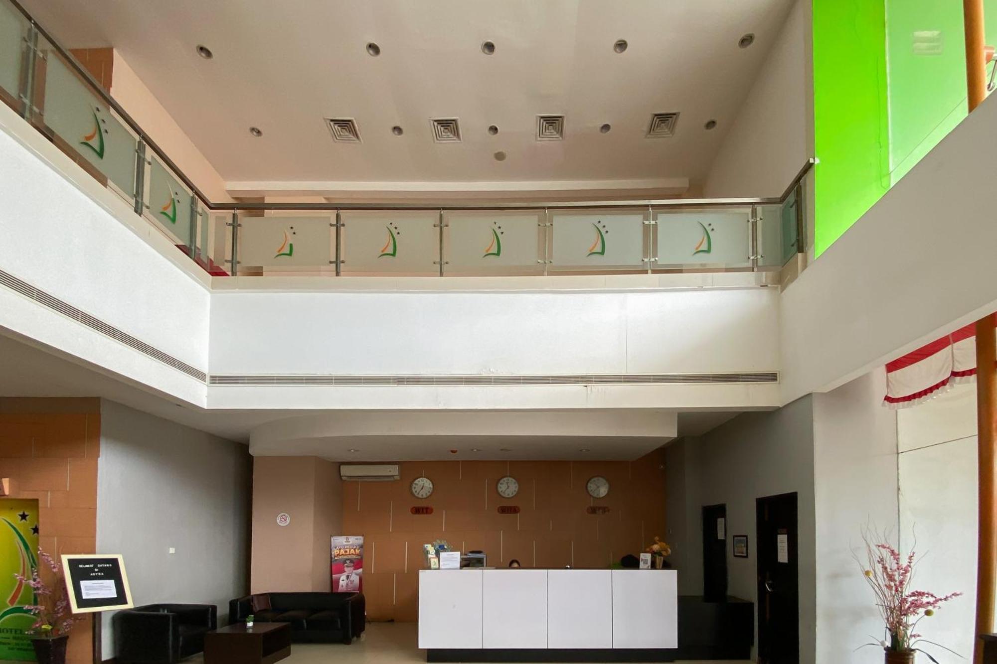 Urbanview Hotel Asyra Makassar Macáçar Exterior foto