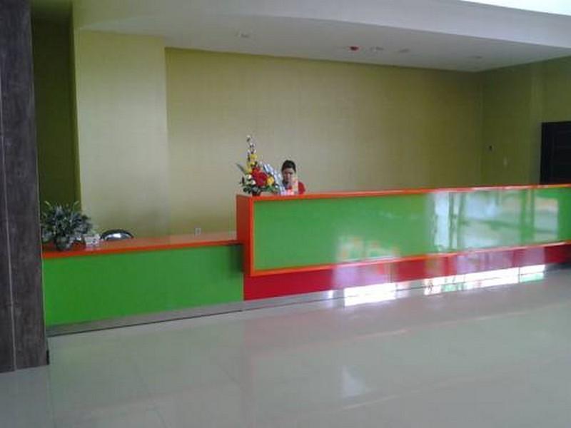 Urbanview Hotel Asyra Makassar Macáçar Exterior foto